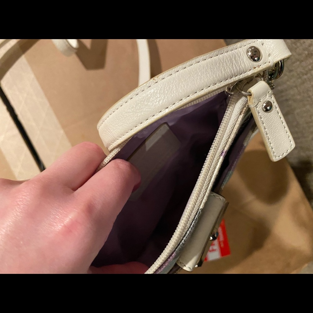COACH SATCHEL - Picture 7 of 9